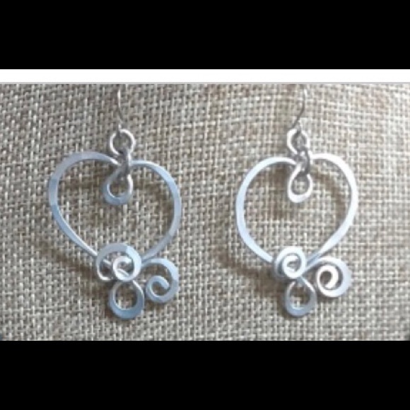 Jewelry - Heart earrings